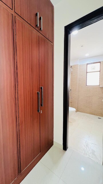 Room in 4 BHK Apartment at Ansal API Esencia, Sector 67 – for Rent