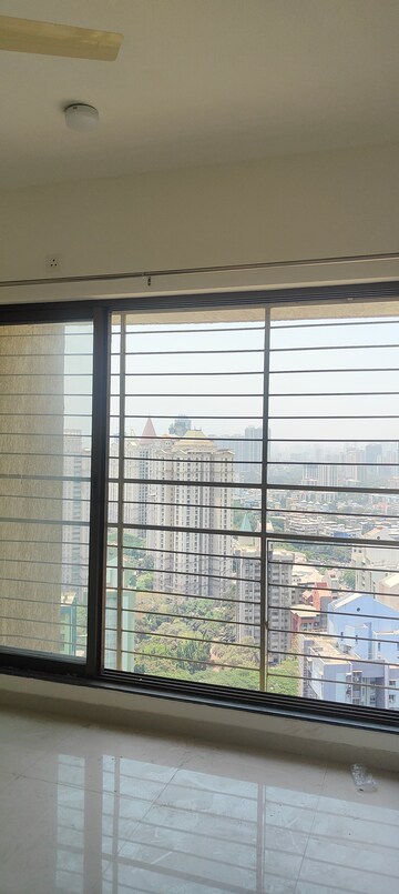 Room in 4 BHK Apartment at Acme Ozone, Manpada – for Rent