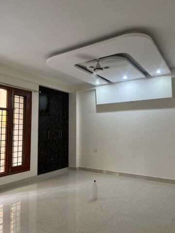 Room in 2 BHK Builder Floor at Kishangarh – for Rent