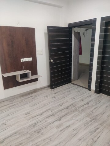 Room in 3 BHK Builder Floor at Ansal API Esencia, Sector 67 – for Rent