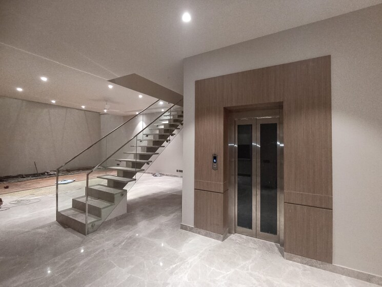  Parking, greater kailash ii 4 Bedroom 5000 Sq.Ft. Penthouse In Greater Kailash ii Delhi 8780175