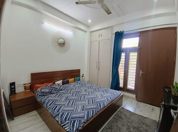 Bedroom in 2 BHK Builder Floor at Spaze Edge Tower, Sector 47 – for Rent