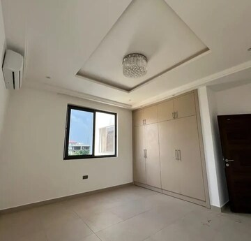 Room in 3.5 BHK Builder Floor at Sector 35 – for Sale