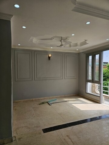 Room in 4 BHK Penthouse at New Friends Colony – for Rent