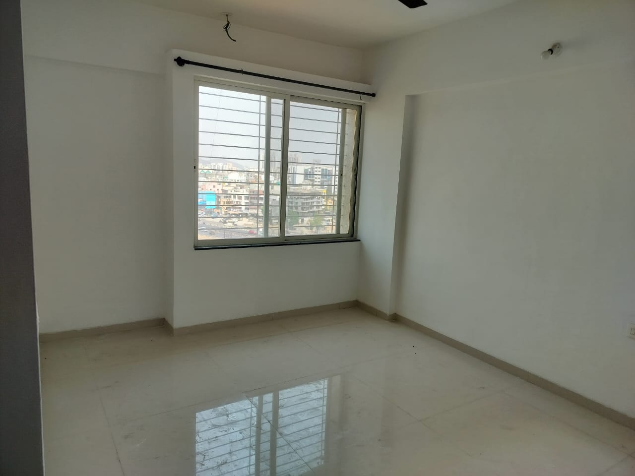 2 BHK + Extra Room Apartment For Rent in Karan Suncoast