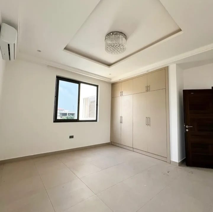 3 BHK + Pooja Room,Extra Room Builder Floor For Sale in Building Floor 