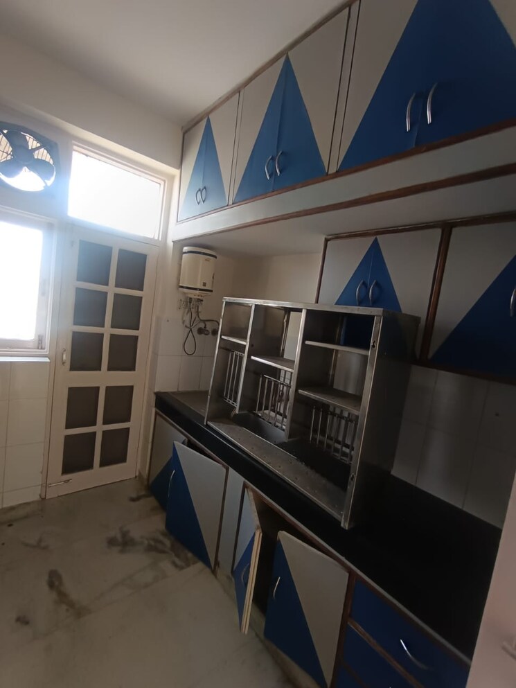 Kitchen, technocrat-cgh-society 3 Bedroom 1700 Sq.Ft. Builder Floor In Sector 56 Gurgaon 8780270