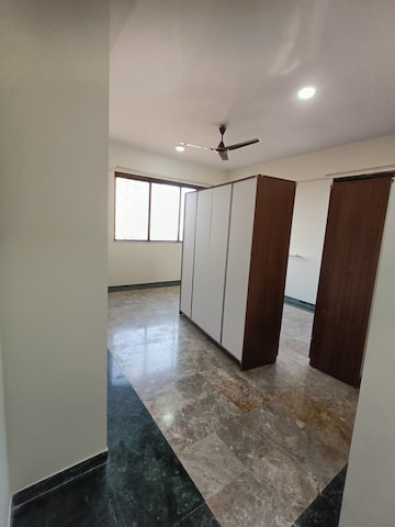 Room in 3 BHK Apartment at Hiranandani Sovereign, Powai – for Rent