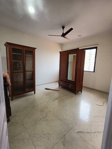 Room in 3 BHK Apartment at Hiranandani Sovereign, Powai – for Rent