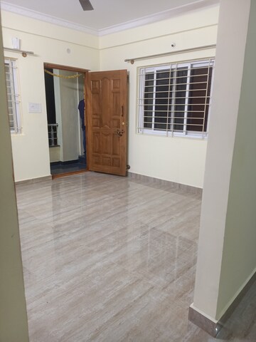 Room in 2 BHK Apartment at Koramangala – for Rent