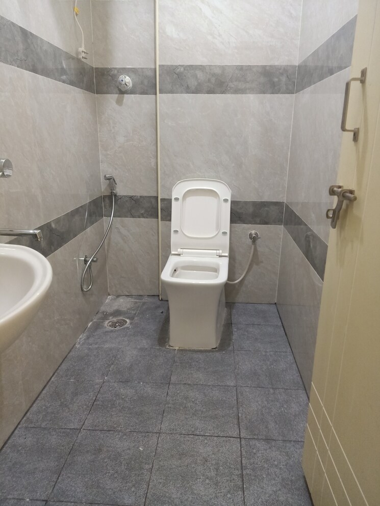 Bathroom, koramangala 2 Bedroom 900 Sq.Ft. Apartment In Koramangala Bangalore 8780291