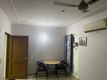 Living Room in 3 BHK Builder Floor at Sector 55 – for Rent