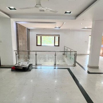 Parking in 5 BHK Independent House at Jubilee Hills – for Rent