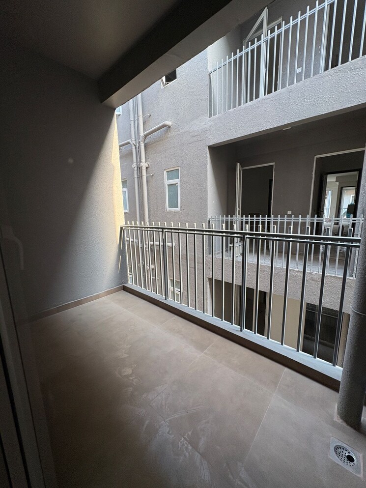 Balcony, smart-world-orchard 3 Bedroom 1630 Sq.Ft. Apartment In Sector 61 Gurgaon 8780298