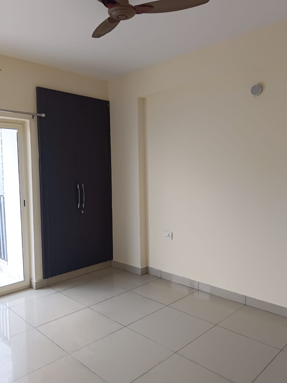 2.5 BHK + Study Room Apartment For Rent in Omkar Royal Nest