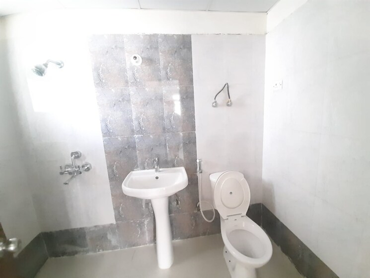 Bathroom, omkar-royal-nest 3 Bedroom 1555 Sq.Ft. Apartment In Tech Zone 4 Greater Noida Greater Noida 8780390