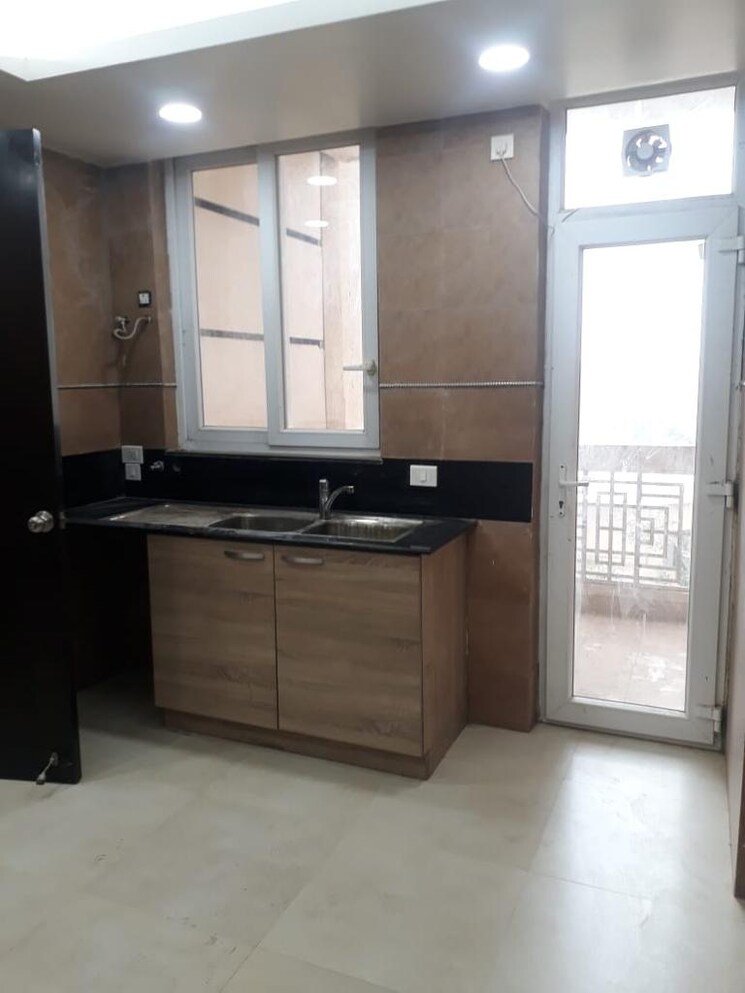 Kitchen, indiabulls-enigma 4 Bedroom 3400 Sq.Ft. Apartment In Sector 110 Gurgaon 8780415