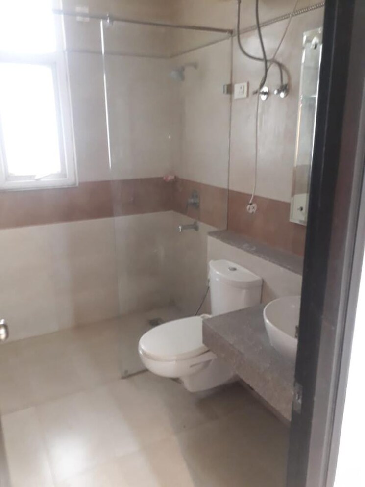 Bathroom, indiabulls-enigma 4 Bedroom 3400 Sq.Ft. Apartment In Sector 110 Gurgaon 8780415