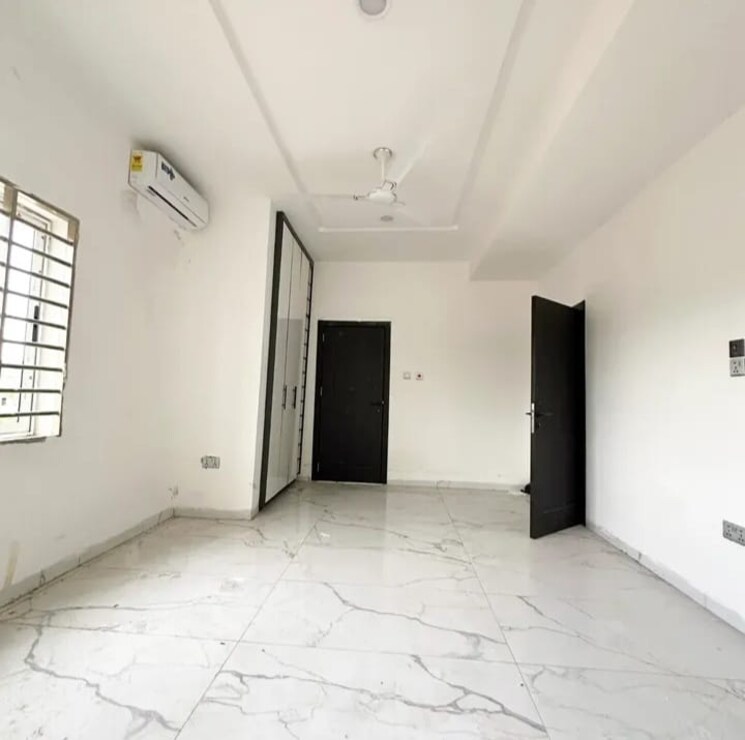 Room, sector 30 4 Bedroom 4500 Sq.Ft. Builder Floor In Sector 30 Faridabad 8780428