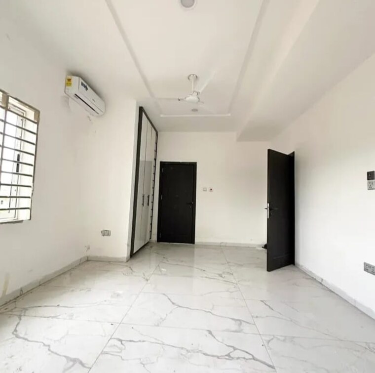 Room, sector 30 4 Bedroom 4500 Sq.Ft. Builder Floor In Sector 30 Faridabad 8780428