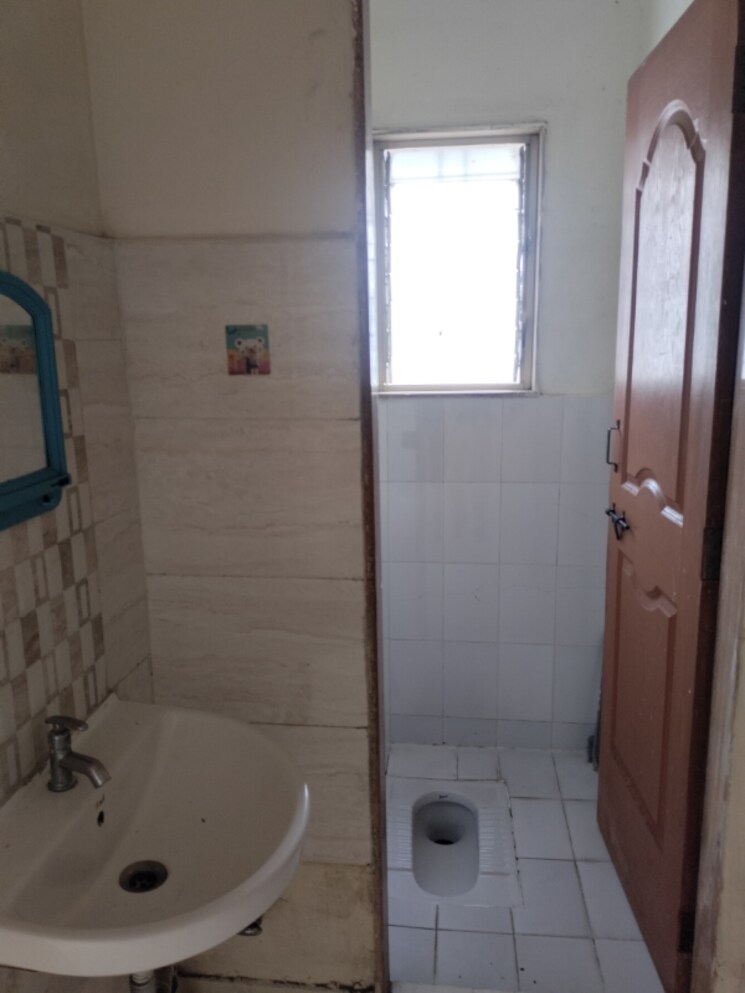 Bathroom, behede-shivtirth-nagar-chs 2 Bedroom 869 Sq.Ft. Apartment In Rahatani Pune 8780447