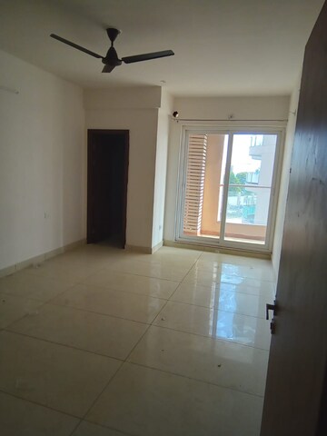 Room in 2 BHK Apartment at Rishita Mulberry Heights, Sushant Golf City – for Rent