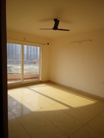 Room in 2 BHK Apartment at Rishita Mulberry Heights, Sushant Golf City – for Rent