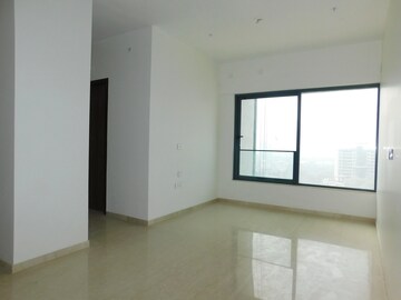 Room in 2 BHK Apartment at Peninsula Salsette 27, Byculla – for Sale