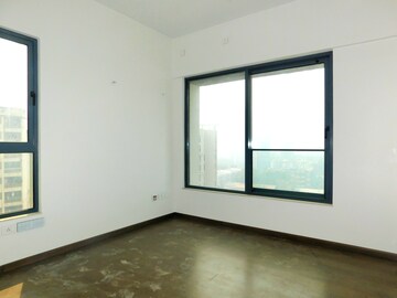 Room in 2 BHK Apartment at Peninsula Salsette 27, Byculla – for Sale