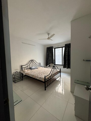 Room in 2 BHK Apartment at Oxford Comforts, Wanwadi – for Rent