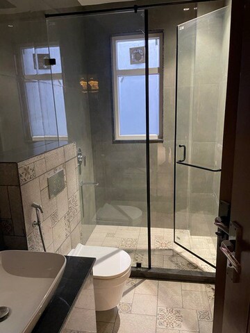 Bathroom in 4 BHK Penthouse at DLF Hamilton Court, Sector 27 – for Sale