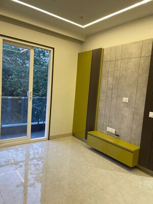 Room in 4 BHK Penthouse at DLF Hamilton Court, Sector 27 – for Sale