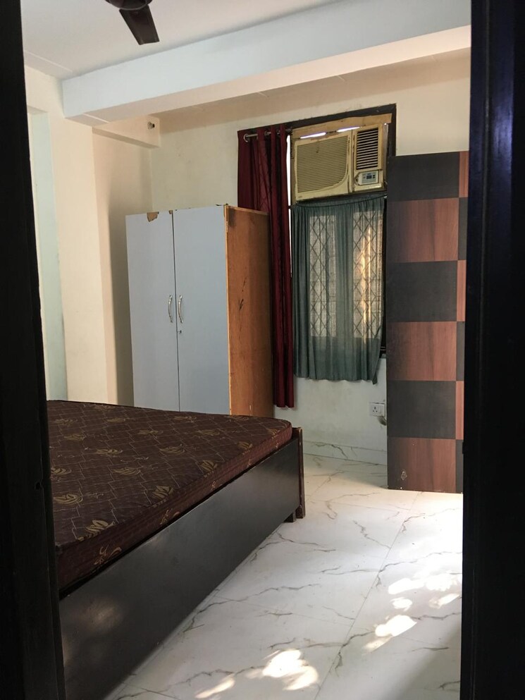 Room, khirki extension 2 Bedroom 90 Sq.Yd. Builder Floor In Khirki Extension Delhi 8780587