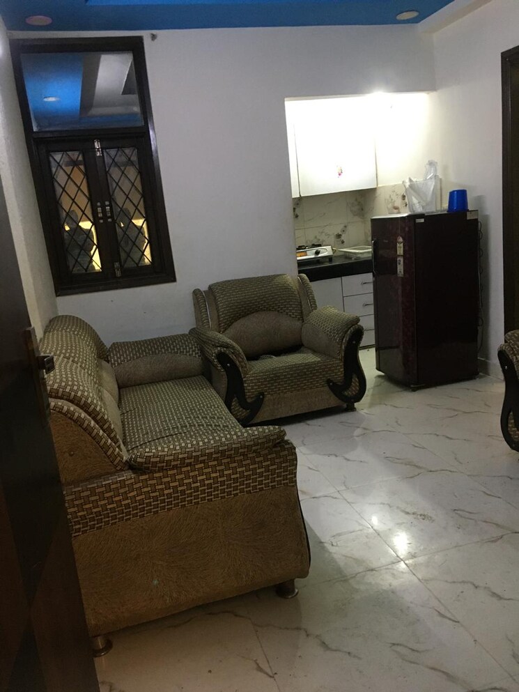 Living Room, khirki extension 2 Bedroom 90 Sq.Yd. Builder Floor In Khirki Extension Delhi 8780587