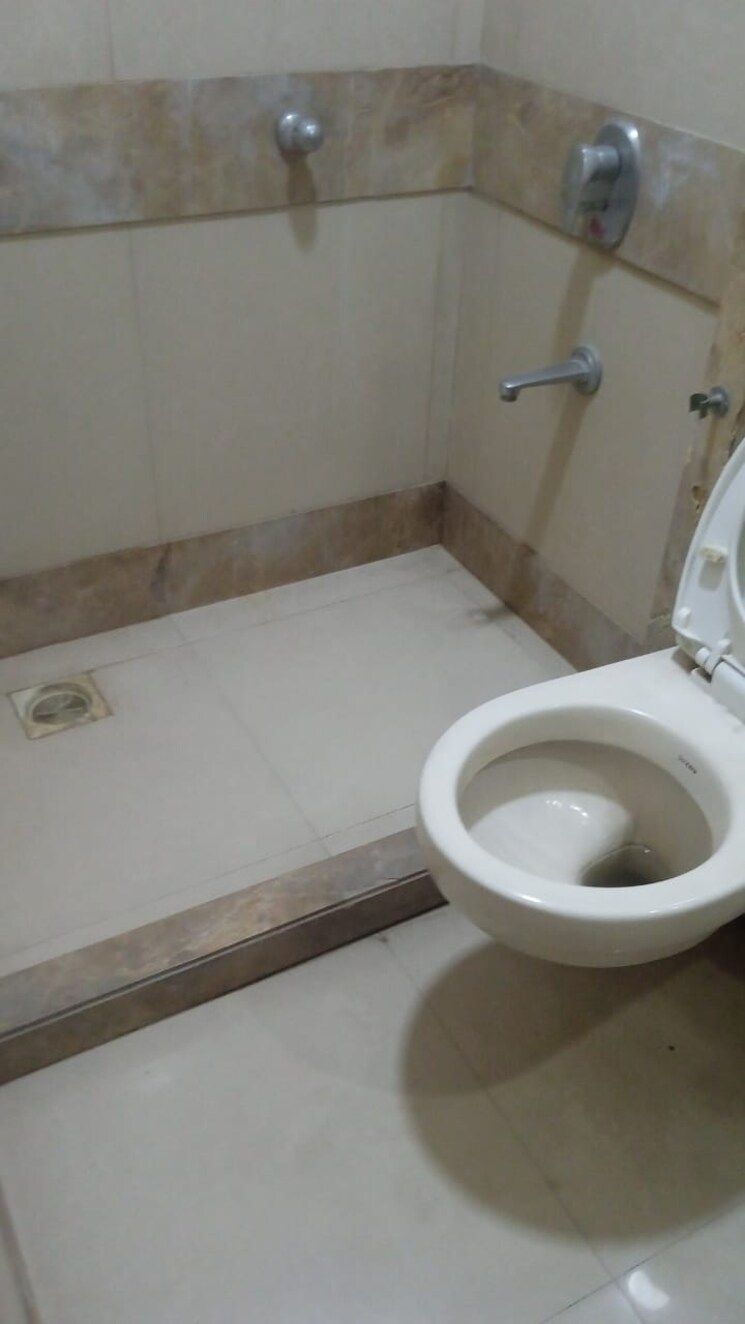 Bathroom, diamond-garden 3 Bedroom 1430 Sq.Ft. Apartment In Chembur Mumbai 8780623