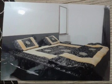 Bedroom in 6+ BHK Builder Floor at Ashiyana – for Sale