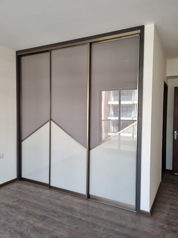 Room in 3 BHK Apartment at Adani Samsara Vilasa, Sector 63 – for Rent
