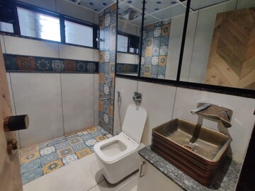 Attached Bathroom in 3.5 BHK Apartment at Siddharth Heights, Wanowrie – for Rent