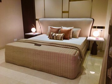 Bedroom in 2 BHK Apartment at Aims Golf City, Sector 75 – for Sale