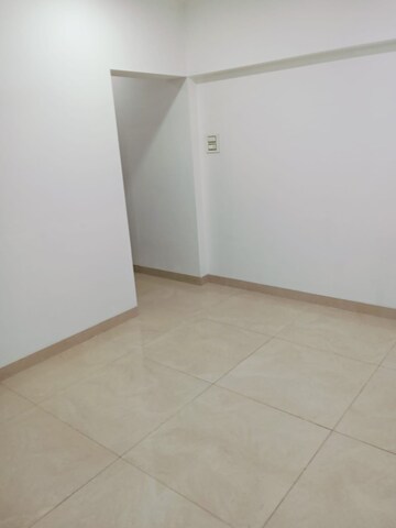 Room in 3 BHK Apartment at Swastik Park, Chembur – for Rent