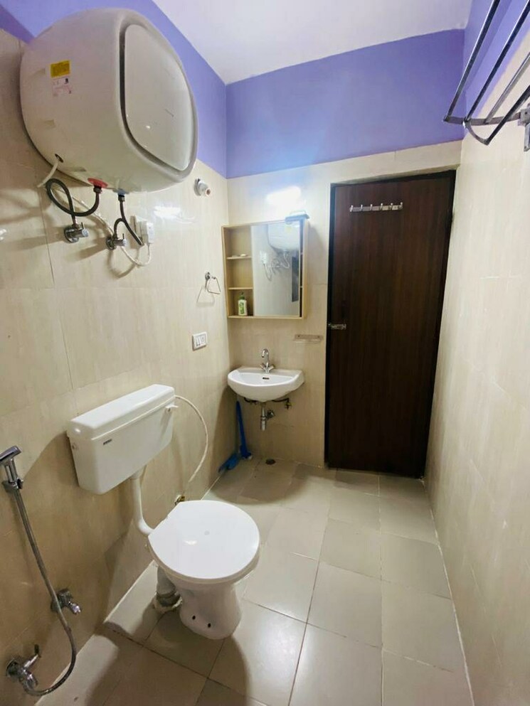 Bathroom, mittal-rajnagar-residency 3 Bedroom 1380 Sq.Ft. Apartment In Raj Nagar Extension Ghaziabad 8780735