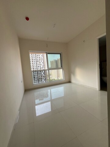 Room in 1 BHK Apartment at Godrej Green Cove, Mahalunge – for Rent