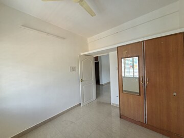 Room in 2 BHK Builder Floor at Shradha Gold Link, Old Airport Road – for Rent