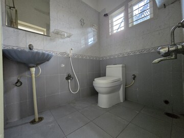Bathroom in 2 BHK Builder Floor at Shradha Gold Link, Old Airport Road – for Rent