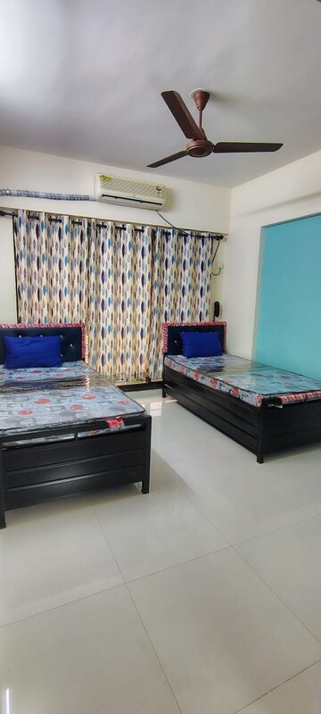 Room in  Pg at Santacruz West – for Rent