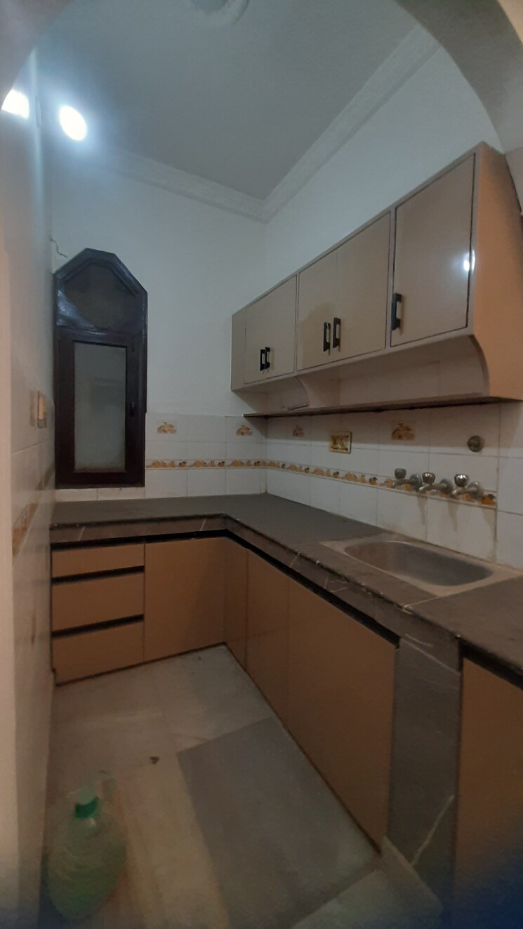 undefined, hari nagar 2 Bedroom 65 Sq.Yd. Builder Floor In Hari Nagar Delhi 8780872