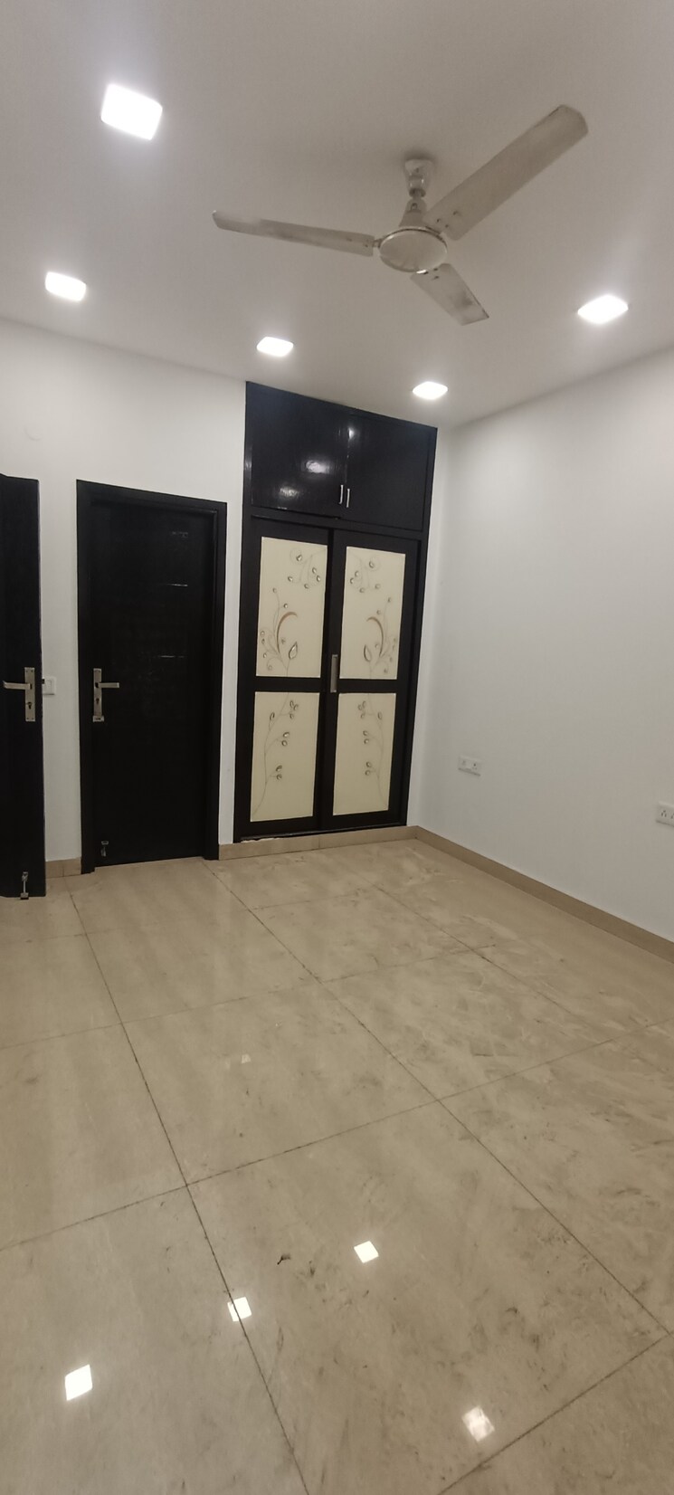 Room, kalkaji 3.5 Bedroom 1500 Sq.Ft. Builder Floor In Kalkaji Delhi 8780940