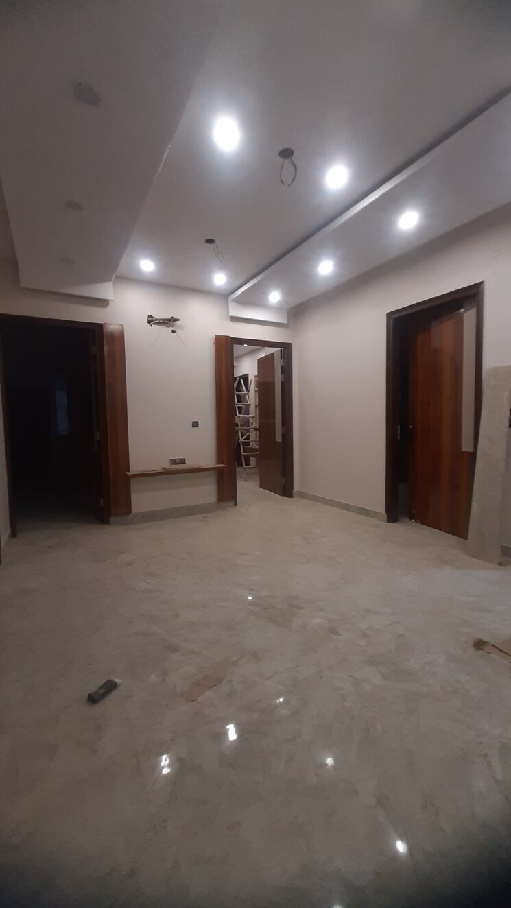 undefined, hari nagar 3 Bedroom 110 Sq.Yd. Builder Floor In Hari Nagar Delhi 8780945