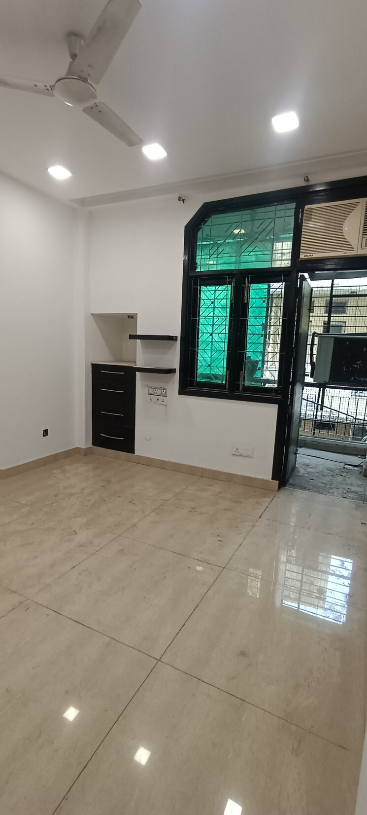 Room, kalkaji 3.5 Bedroom 1500 Sq.Ft. Builder Floor In Kalkaji Delhi 8780940