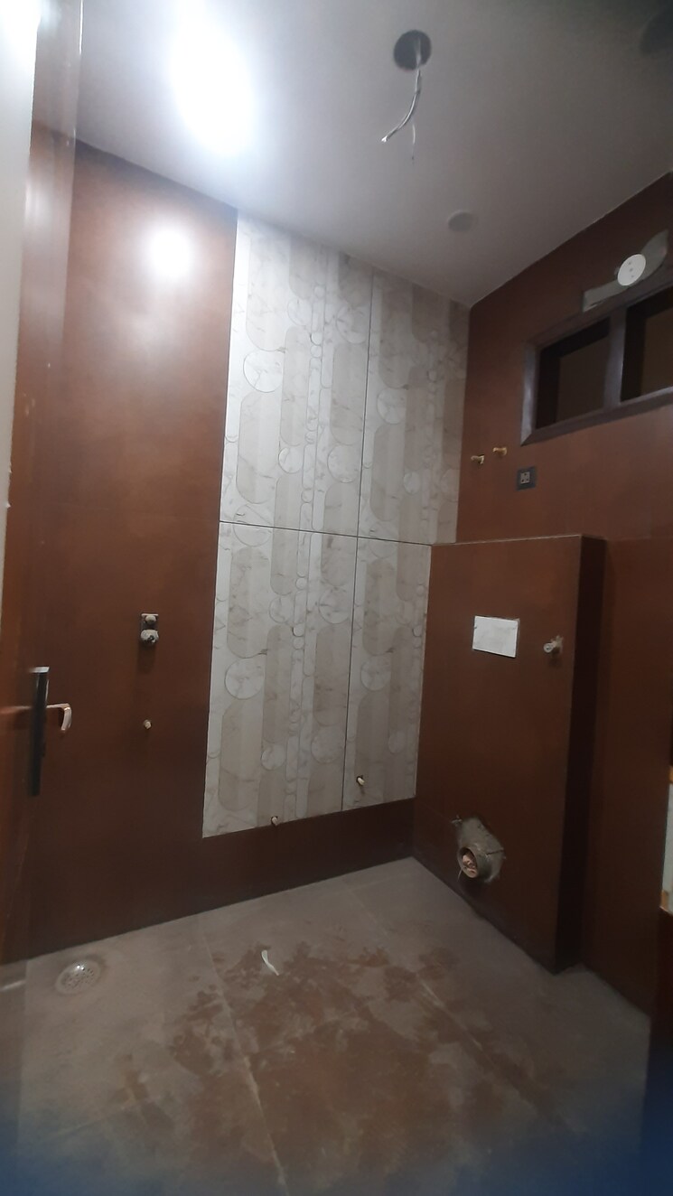 Kitchen, hari nagar 3 Bedroom 110 Sq.Yd. Builder Floor In Hari Nagar Delhi 8780945